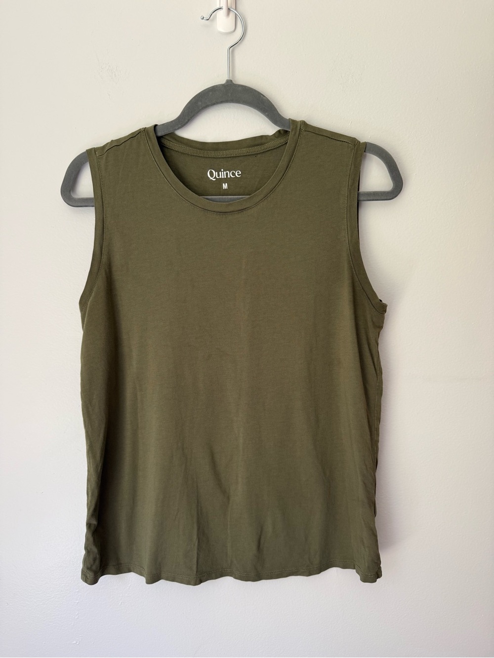 Quince Women's Olive Green Sleeveless Tank Top Size M